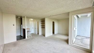 4 Captain Dr in Emeryville, CA - Building Photo - Building Photo