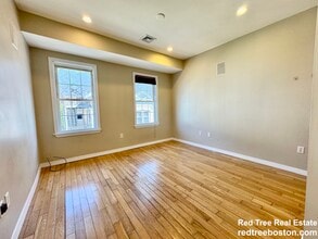 22 Elmore St in Boston, MA - Foto de edificio - Building Photo