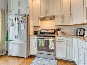 999 Whalley Ave, Unit 1213 in New Haven, CT - Building Photo - Building Photo
