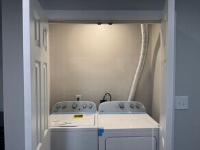 1203 W Schwartz St in Carbondale, IL - Building Photo - Building Photo