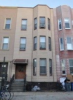 196 Russell St Apartments