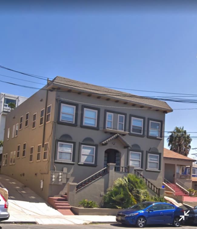 2245 Curlew St