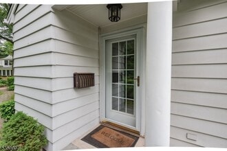 13 Brighton Pl in Fair Lawn, NJ - Building Photo - Building Photo