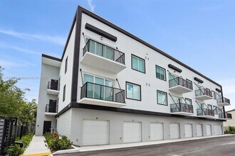 2095 W Atlantic Ave, Unit B1 in Delray Beach, FL - Building Photo - Building Photo