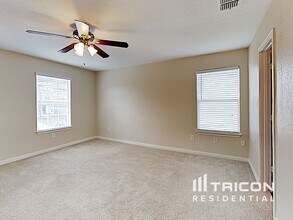 11247 Country Canyon in San Antonio, TX - Building Photo - Building Photo