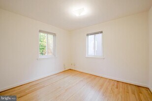 5917 Rolston Rd in Bethesda, MD - Building Photo