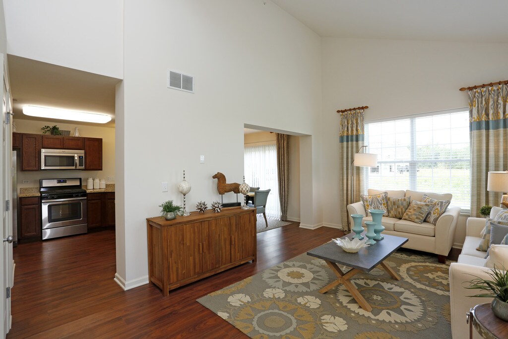 Manors at Brookmere Matteson, IL Apartments