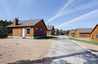 Creekside Villas in Canyon Lake, TX - Building Photo - Building Photo