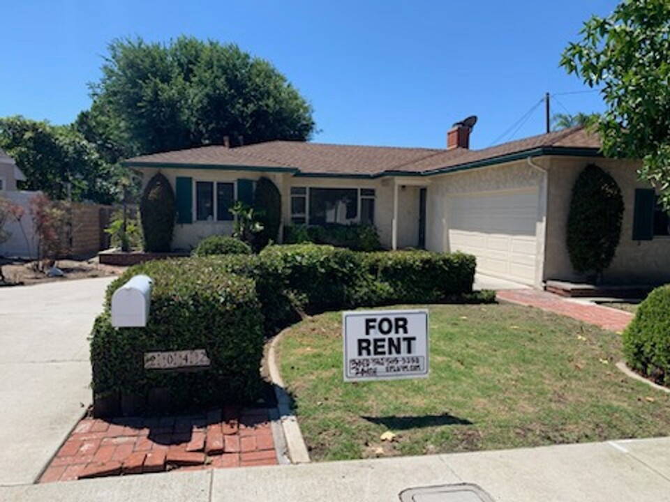 2042 240th St in Lomita, CA - Building Photo