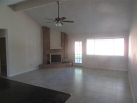 2502 Corral Trail in Friendswood, TX - Foto de edificio - Building Photo