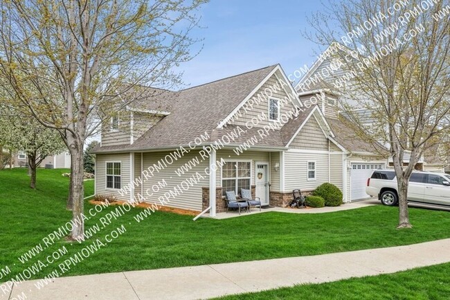 15325 Townsend Ave in Urbandale, IA - Building Photo - Building Photo