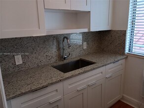 535 74th St in Miami Beach, FL - Building Photo - Building Photo