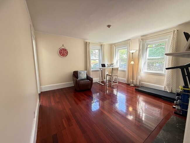 581 Grove St in Newton, MA - Foto de edificio - Building Photo