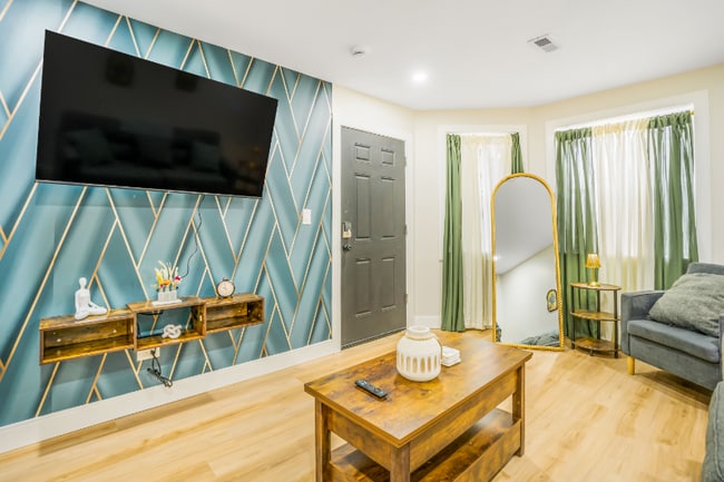 1704 N Springfield Ave in Chicago, IL - Foto de edificio - Building Photo