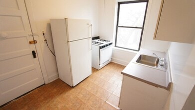 2530 N Kedzie Blvd, Unit 2520-2N in Chicago, IL - Building Photo - Building Photo