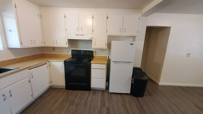 25026 CA-108 in Mi Wuk Village, CA - Building Photo - Building Photo
