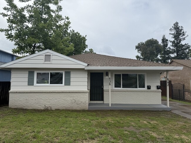 property at 636 Las Palmas Ave