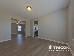 485 Fox Trot Dr in Columbia, SC - Foto de edificio - Building Photo