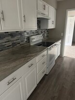 5325 Territorial Rd, Unit Apt.211 in Grand Blanc, MI - Building Photo