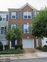 6324 Locust Tree Ln in Alexandria, VA - Building Photo