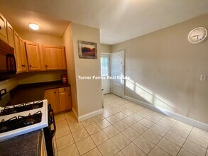 89 Hillsdale Rd, Unit 1 in Medford, MA - Building Photo - Building Photo