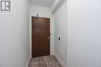 1050 Main St E in Milton, ON - Building Photo - Building Photo