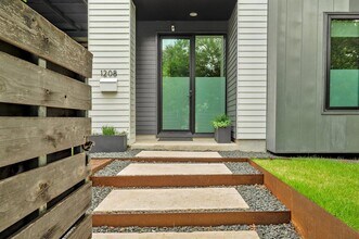 1208 Hillside Ave in Austin, TX - Building Photo - Building Photo