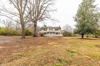 7889 Blenheim Rd in Scottsville, VA - Building Photo - Building Photo