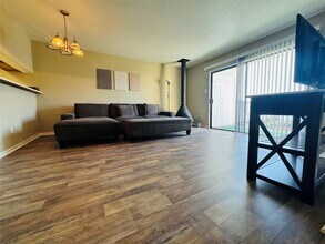 2824 S Bartell Dr in Houston, TX - Foto de edificio - Building Photo