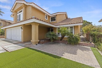 13720 Camino Del Suelo in San Diego, CA - Building Photo - Building Photo