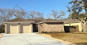 408 Bay Ridge Dr in League City, TX - Building Photo