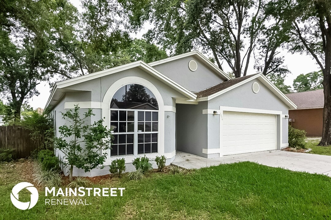 3806 Creek Way Ct in Plant City, FL - Building Photo