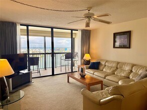 9525 Blind Pass Rd in St Pete Beach, FL - Building Photo - Building Photo