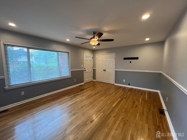 514-516-516 Carmine Ave in South Plainfield, NJ - Building Photo - Building Photo