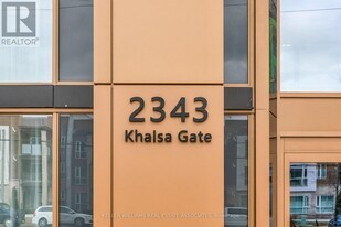 2343 Khalsa Gate in Oakville, ON - Building Photo