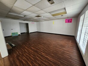 15626 Silver Ridge Dr in Houston, TX - Building Photo - Building Photo