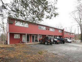 CoveView Garden Apartments in Rhinebeck, NY - Building Photo