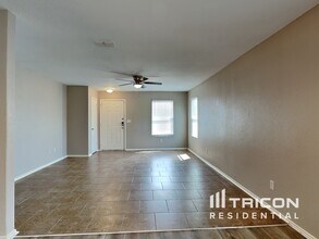 10911 Bosal Trail in San Antonio, TX - Building Photo - Building Photo