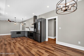 1529 W Market St in Louisville, KY - Building Photo - Building Photo