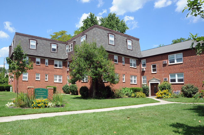 University Garden Apartments in Newark, DE - Building Photo - Building Photo