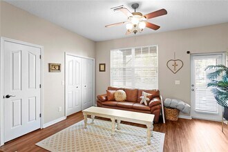 3023 Pointeview Dr in Tampa, FL - Building Photo - Building Photo