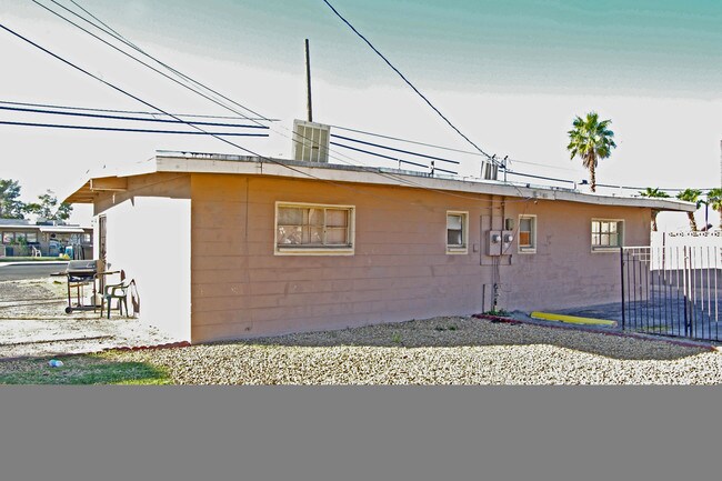 5126 Kell Ln in Las Vegas, NV - Building Photo - Building Photo