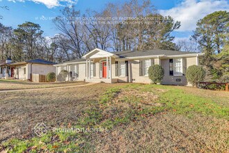 2180 Riverbrook Rd in Decatur, GA - Building Photo - Building Photo