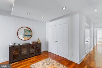 147 Waterfront St, Unit 402 in Oxon Hill, MD - Foto de edificio - Building Photo