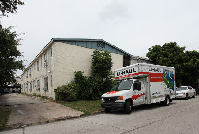 Audley Square Apartments in Houston, TX - Building Photo - Building Photo