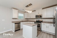 107 Sawyer Ln photo'