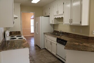 1925 Catamaran Dr in Navarre, FL - Building Photo - Building Photo