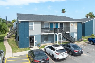 Edinburg Place Apartments in Edinburg, TX - Building Photo - Building Photo