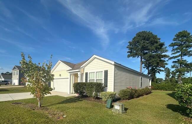 8170 E Highcroft Dr NE in Leland, NC - Building Photo - Building Photo