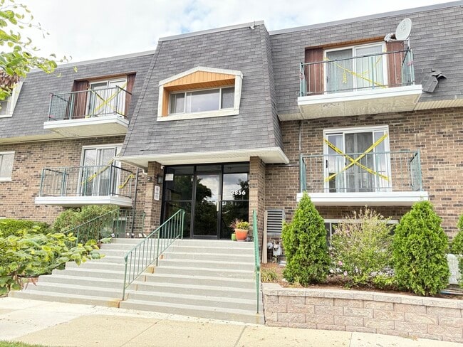 property at 3856 S Parkway Dr